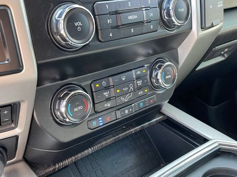 Used 2020 Ford F250 Lariat AWD/4WD image 19