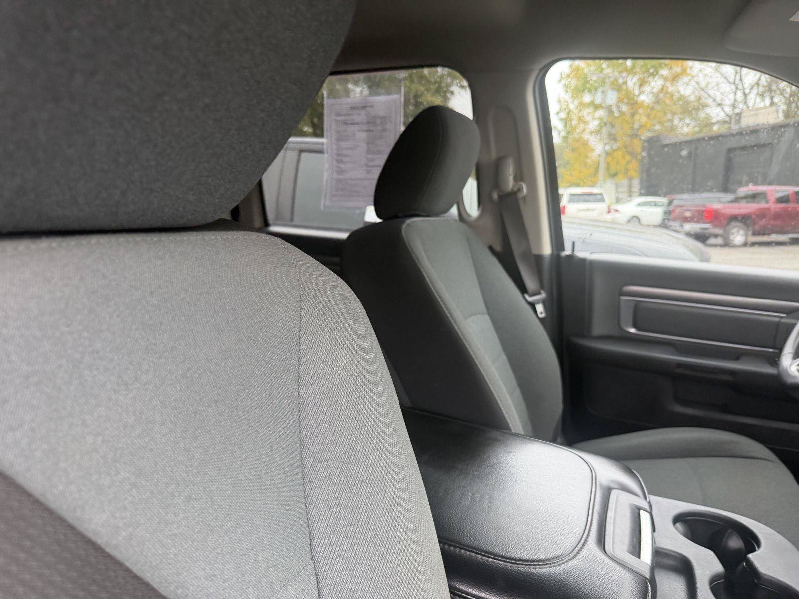 Used 2021 RAM 1500 Classic SLT AWD/4WD image 17