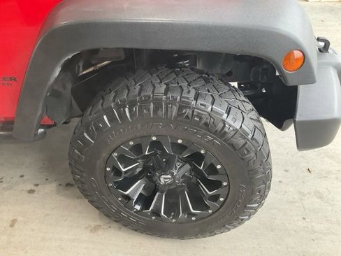 Used 2017 Jeep Wrangler Unlimited Sport image 27