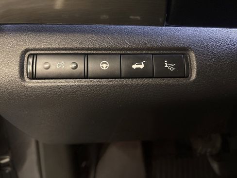 Used 2024 Nissan Pathfinder Platinum w/ Black Appearance Package image 16