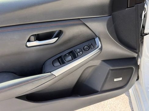 Used 2024 Nissan Sentra SR w/ SR Premium Package FWD image 15