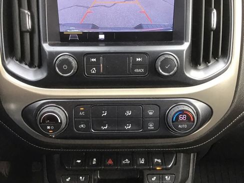 Used 2022 GMC Canyon Denali AWD/4WD image 9