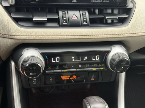 Used 2021 Toyota RAV4 Limited FWD image 30