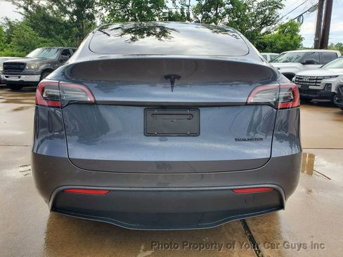 Used 2023 Tesla Model Y AWD image 11