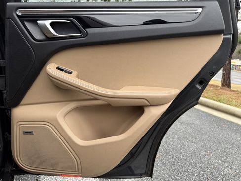 Used 2021 Porsche Macan S image 47