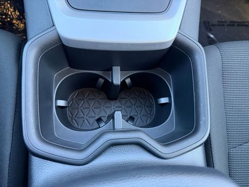 Used 2022 Toyota RAV4 LE image 25