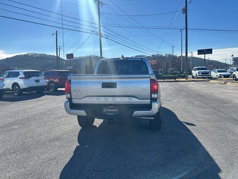 Used 2023 Toyota Tacoma SR image 4