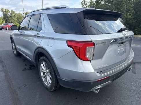 Used 2021 Ford Explorer Limited w/ Equipment Group 301A AWD/4WD image 2