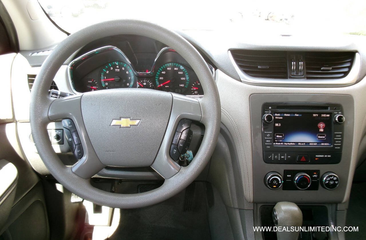 Used 2017 Chevrolet Traverse LS FWD image 9