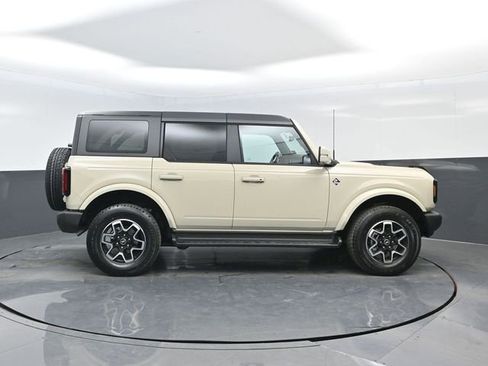 New 2025 Ford Bronco Outer Banks image 3