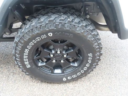 Used 2022 Jeep Gladiator Sport AWD/4WD image 16