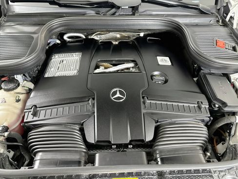 Used 2024 Mercedes-Benz Maybach GLS 600 4MATIC image 34