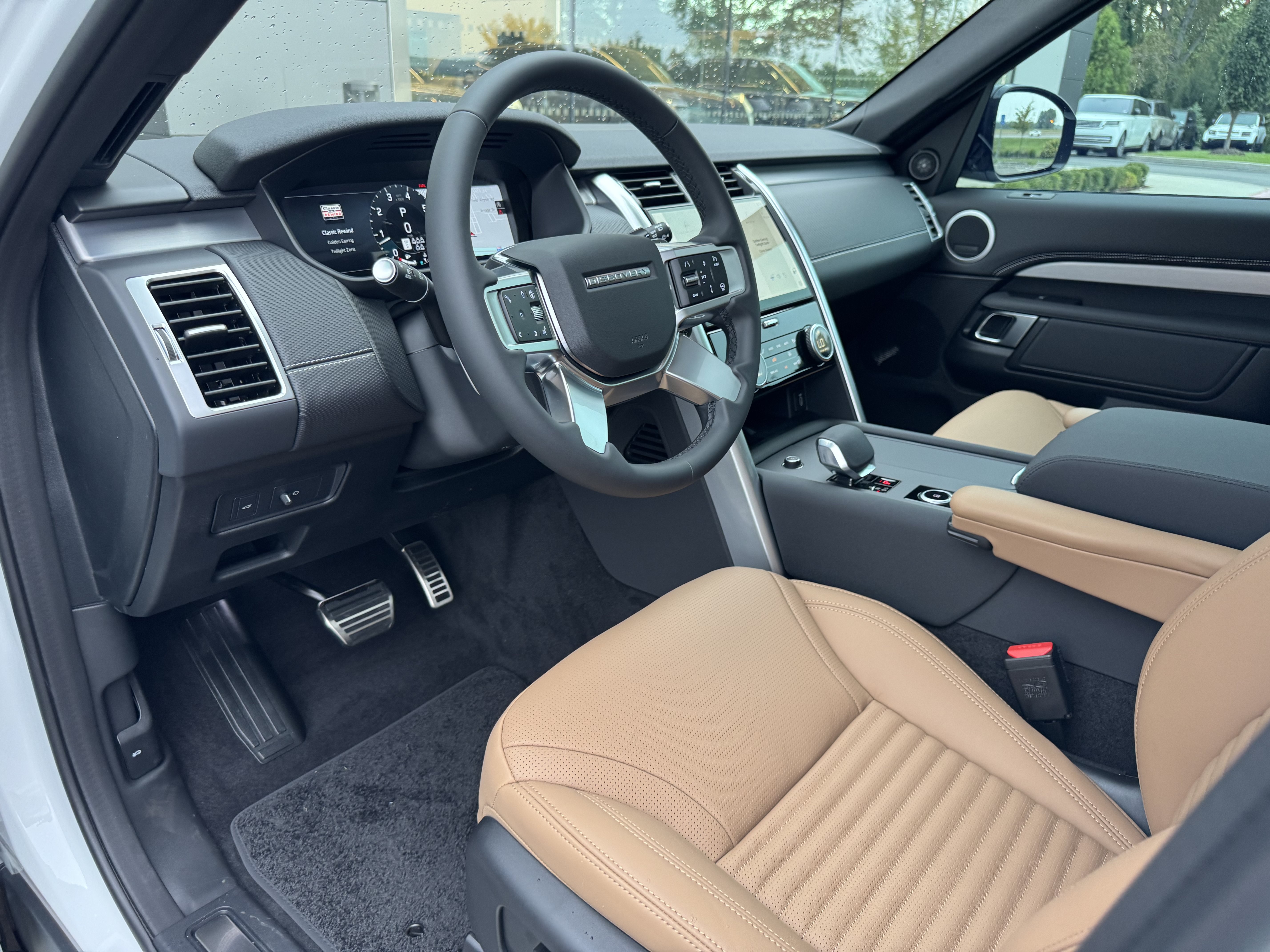 New 2026 Land Rover Discovery Dynamic SE AWD/4WD image 13
