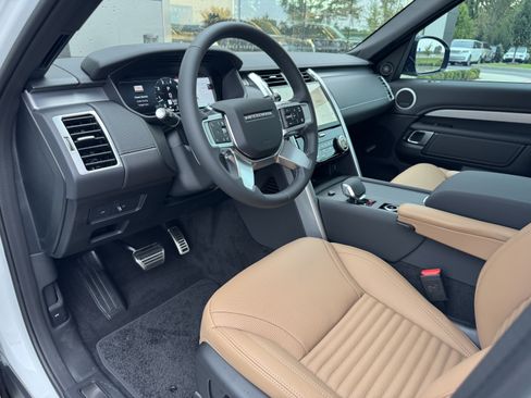 New 2026 Land Rover Discovery Dynamic SE AWD/4WD image 13