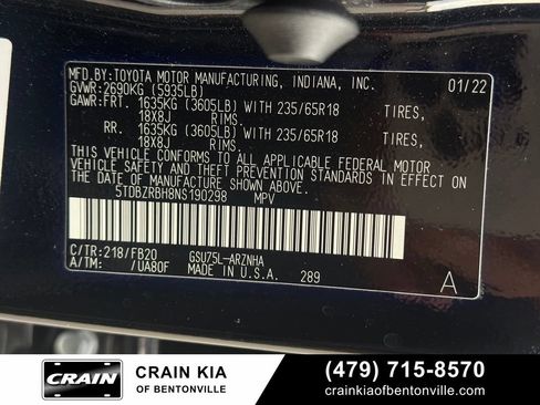 Used 2022 Toyota Highlander LE AWD/4WD image 37