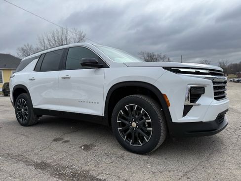 New 2026 Chevrolet Traverse LT image 10