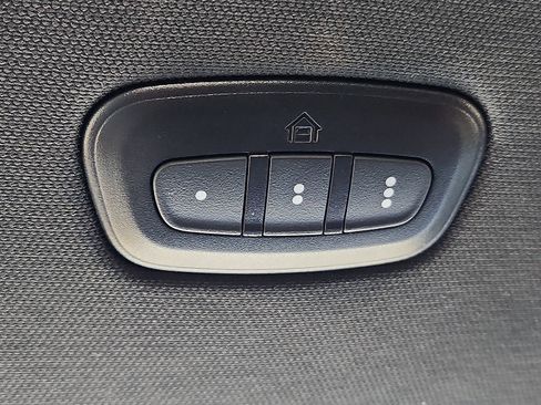 Used 2025 RAM 1500 Laramie AWD/4WD image 22