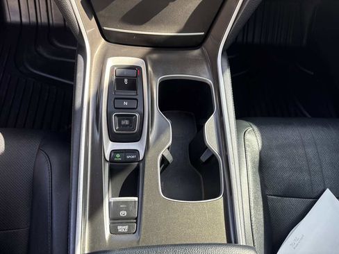 Used 2018 Honda Accord Touring image 33