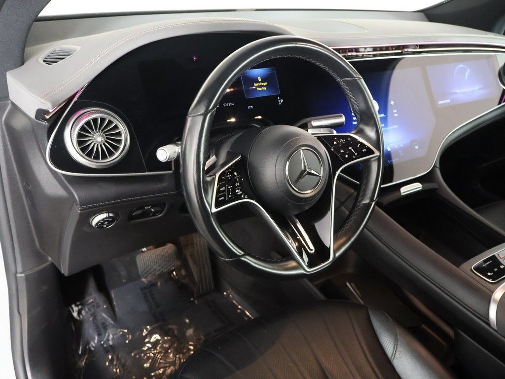 Used 2023 Mercedes-Benz EQS 580 4MATIC SUV image 29