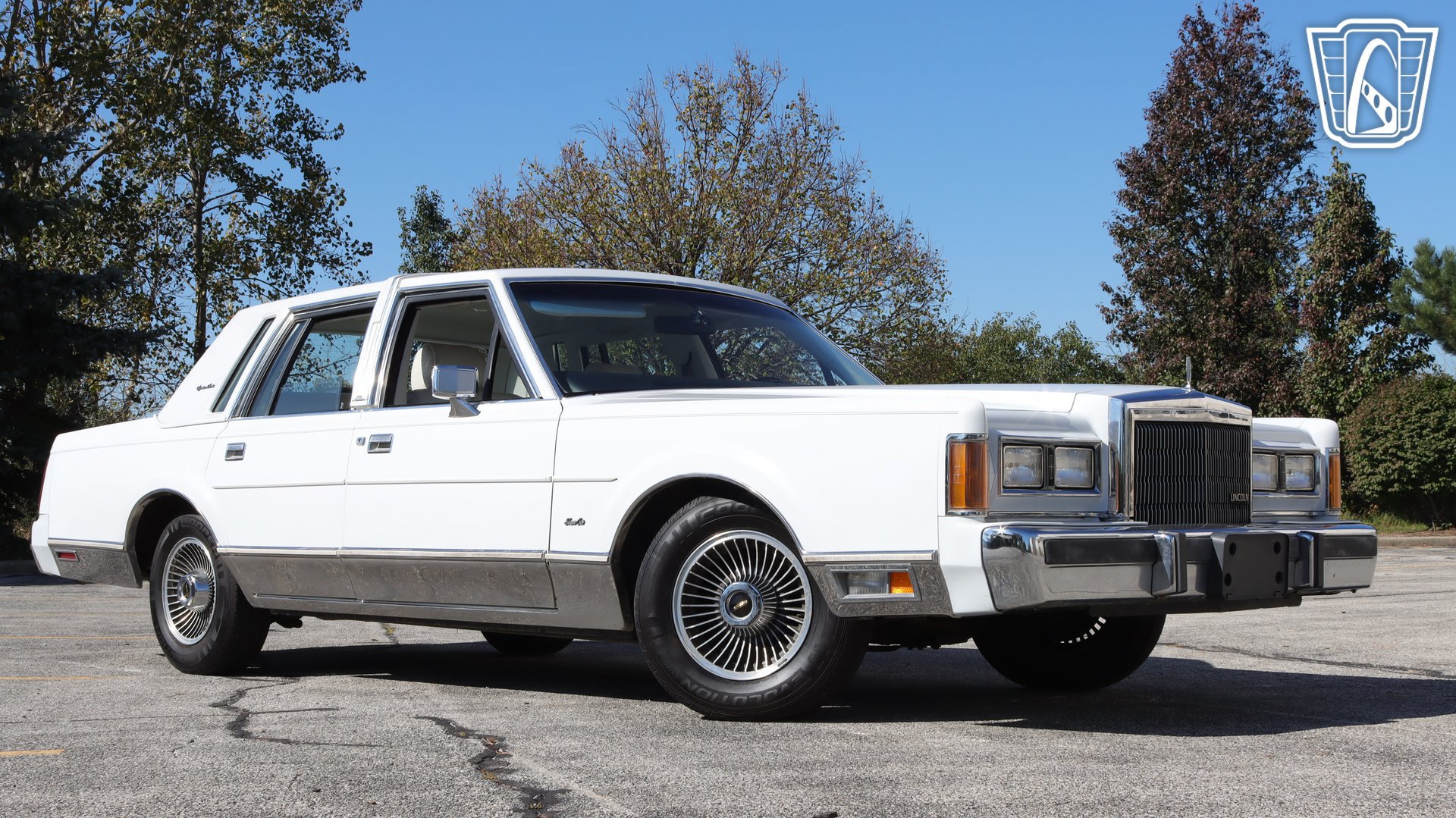 Used 1989 Lincoln Town Car Signature RWD image 28