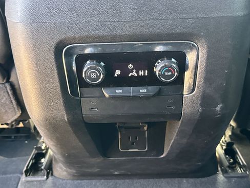 Used 2025 Chevrolet Tahoe LT AWD/4WD image 25