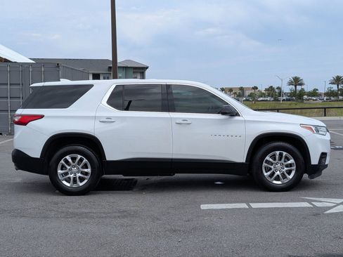 Used 2021 Chevrolet Traverse LS FWD image 8