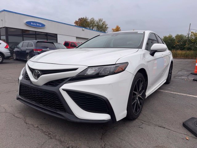 Used 2023 Toyota Camry SE FWD image 6