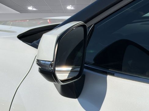 Certified 2025 Toyota Highlander XLE FWD image 29