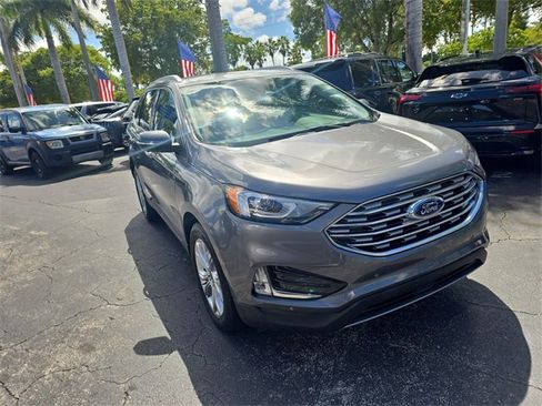 Used 2022 Ford Edge Titanium image 2
