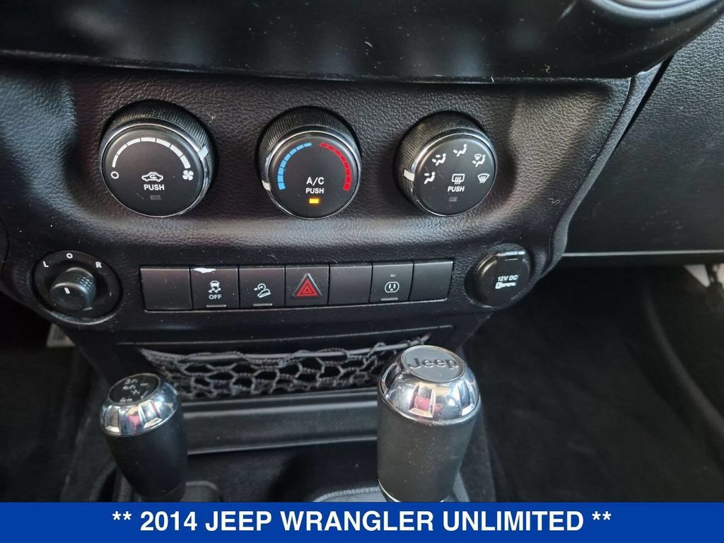 Used 2014 Jeep Wrangler Unlimited Sahara w/ Connectivity Group AWD/4WD image 21