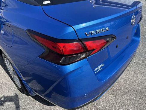 Used 2023 Nissan Versa S w/ Trunk Package image 32