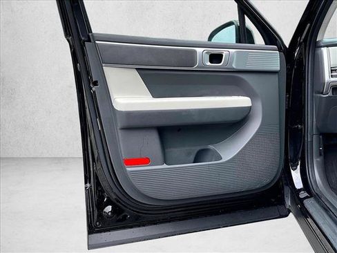 Used 2025 Hyundai Santa Fe SE FWD image 17