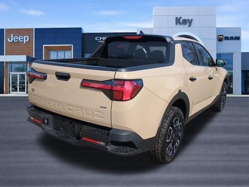 Used 2023 Hyundai Santa Cruz SE w/ Cargo Package AWD/4WD image 5