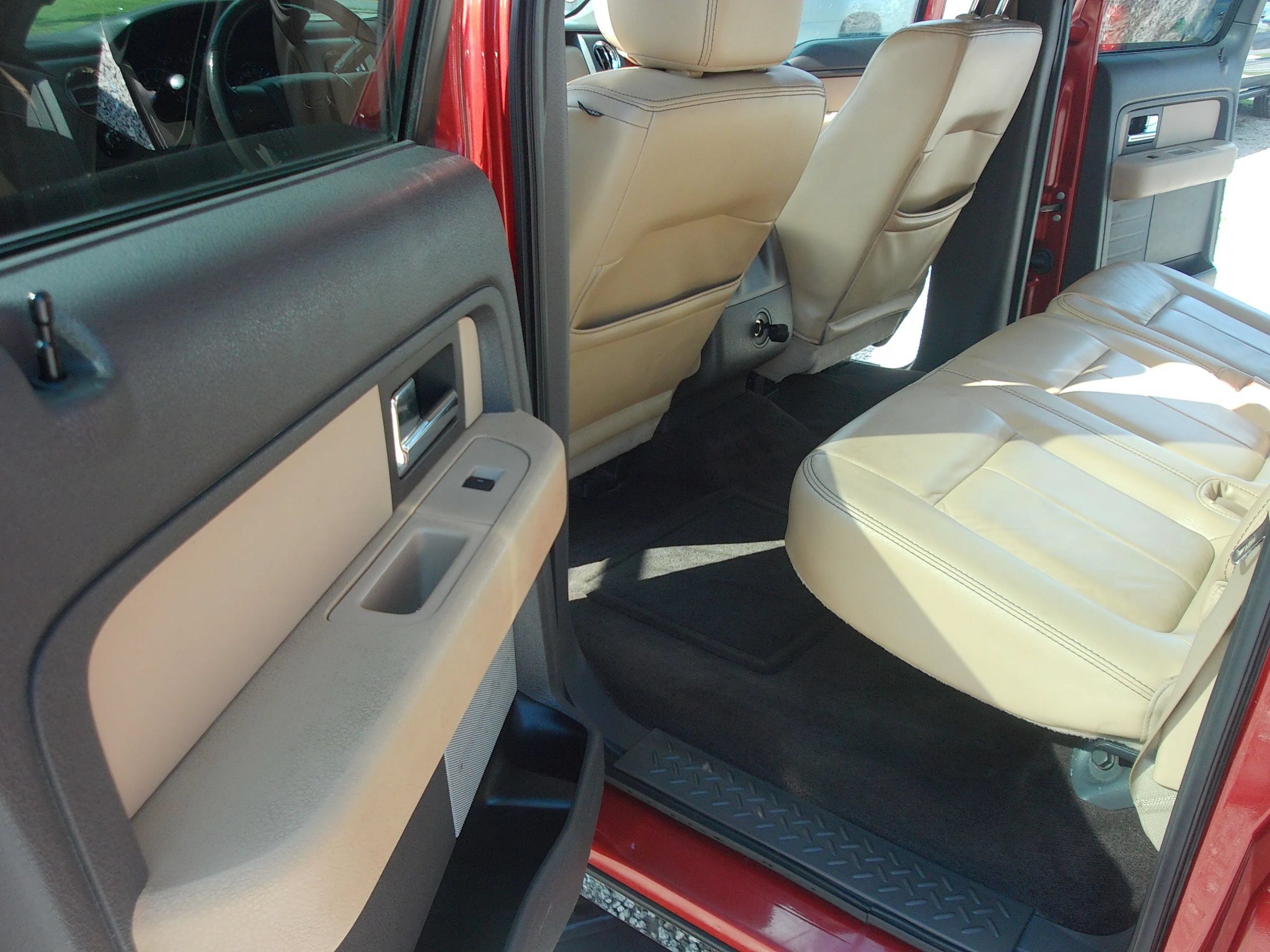 Used 2014 Ford F150 XLT w/ Equipment Group 302A Luxury RWD image 24
