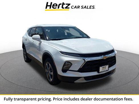 Used 2025 Chevrolet Blazer LT FWD image 1