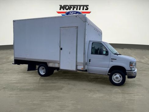 Used 2015 Ford E-350 and Econoline 350 Super Duty image 6