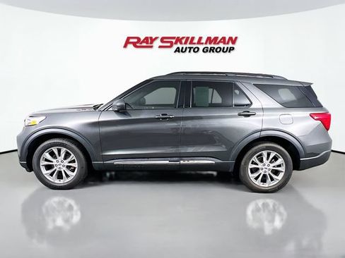 Used 2020 Ford Explorer XLT w/ Equipment Group 202A AWD/4WD image 3