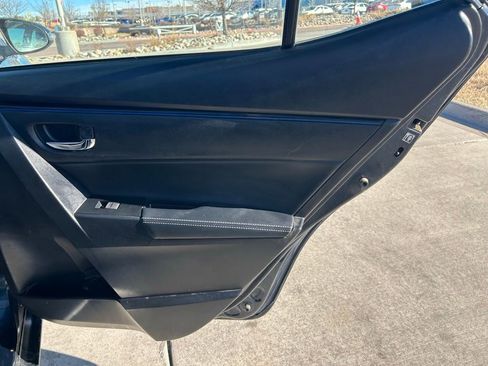 Used 2018 Toyota Corolla SE image 27