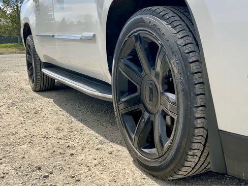 Used 2020 Cadillac Escalade ESV Luxury AWD/4WD image 15
