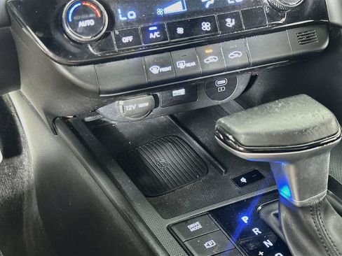 Used 2025 Hyundai Elantra Sport FWD image 28