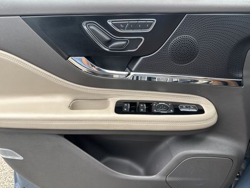 Used 2024 Lincoln Corsair FWD image 9