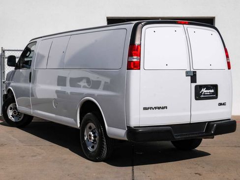 Used 2017 GMC Savana 3500 LS image 10