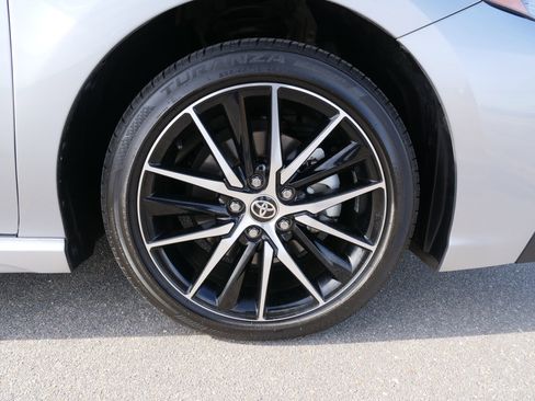 Used 2024 Toyota Camry SE image 10