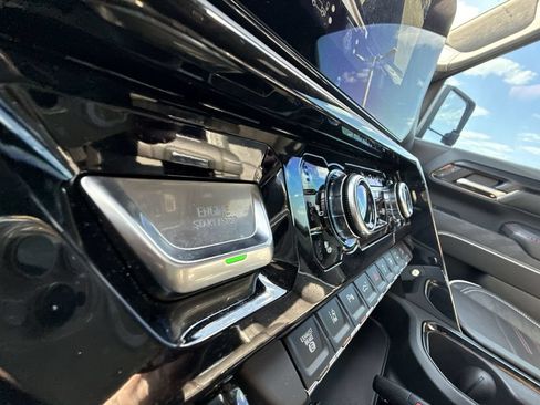 Certified 2025 GMC Sierra 2500 AT4X AWD/4WD image 23