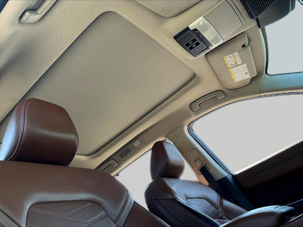 Used 2023 Nissan Pathfinder Platinum w/ Cargo Package AWD/4WD image 31