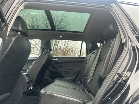 Used 2022 Volkswagen Tiguan SE image 14