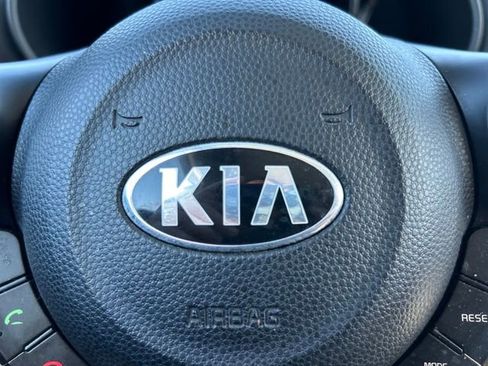Used 2016 Kia Soul image 29
