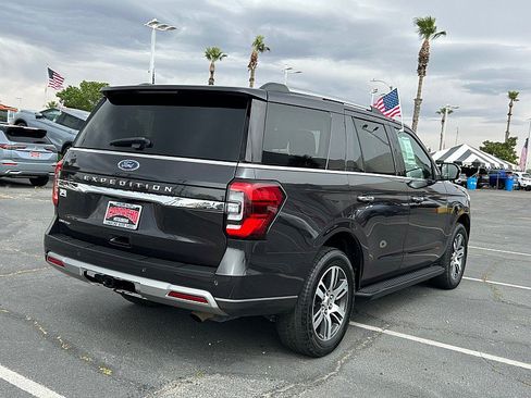 Used 2024 Ford Expedition Limited RWD image 3