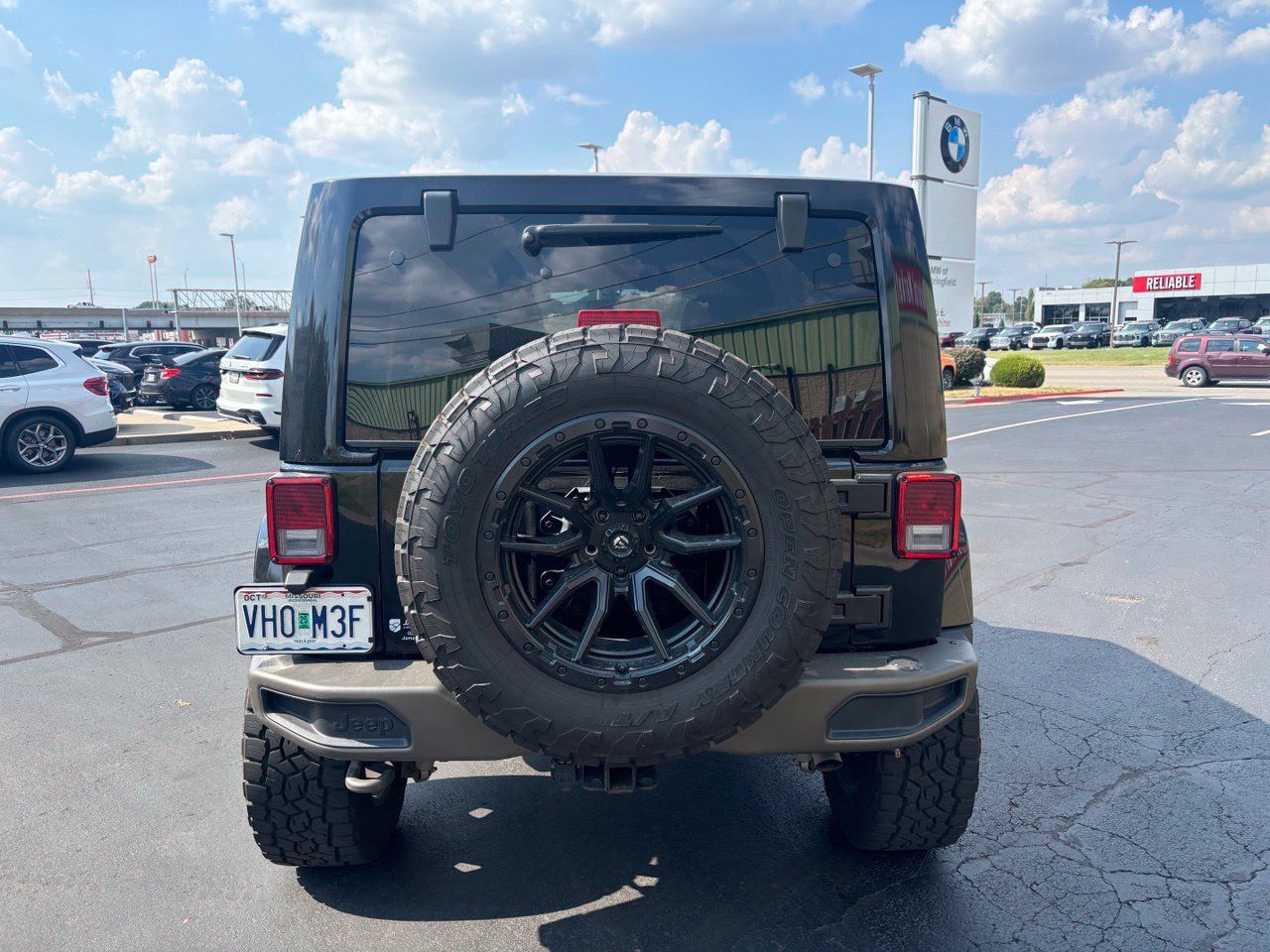 Used 2017 Jeep Wrangler Unlimited Sahara AWD/4WD image 4
