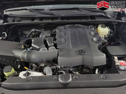 Used 2018 Toyota 4Runner SR5 image 12